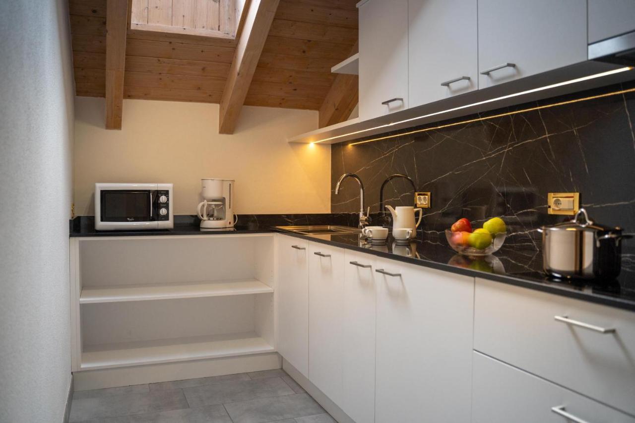 Apartments Lasteis La Villa  Ngoại thất bức ảnh
