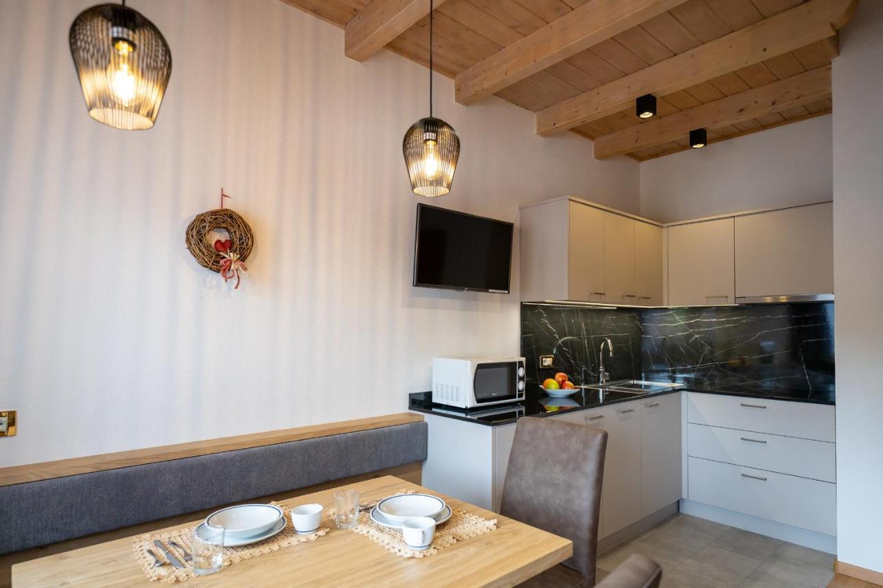 Apartments Lasteis La Villa  Ngoại thất bức ảnh